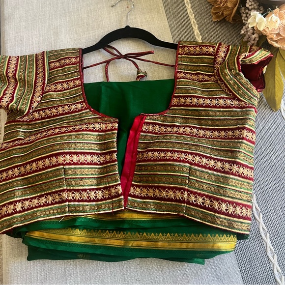 Mysore silk saree with readymade blouse - Picture 1 of 3